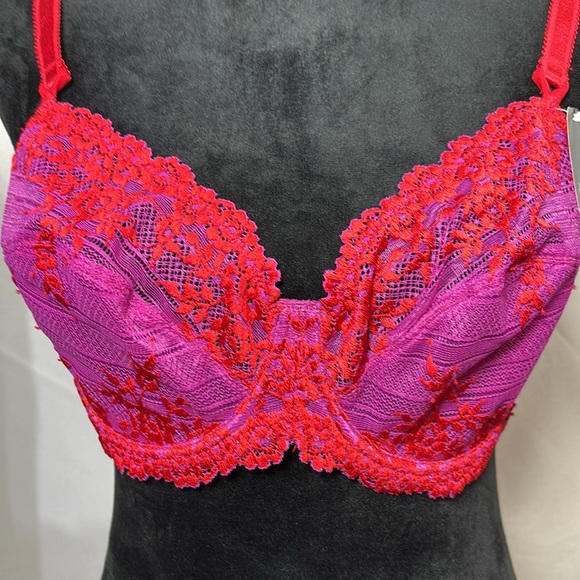 Wacoal Embrace Red & Purple Lace Underwire Bra Size 38C - Picture 2 of 9